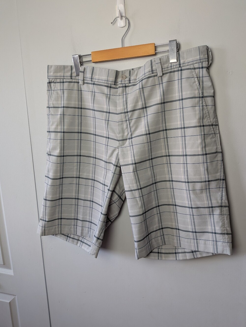 NIKE GOLF Men Plaid Short Size 38 Or XL Gray And Blue Acticewear Outdoor